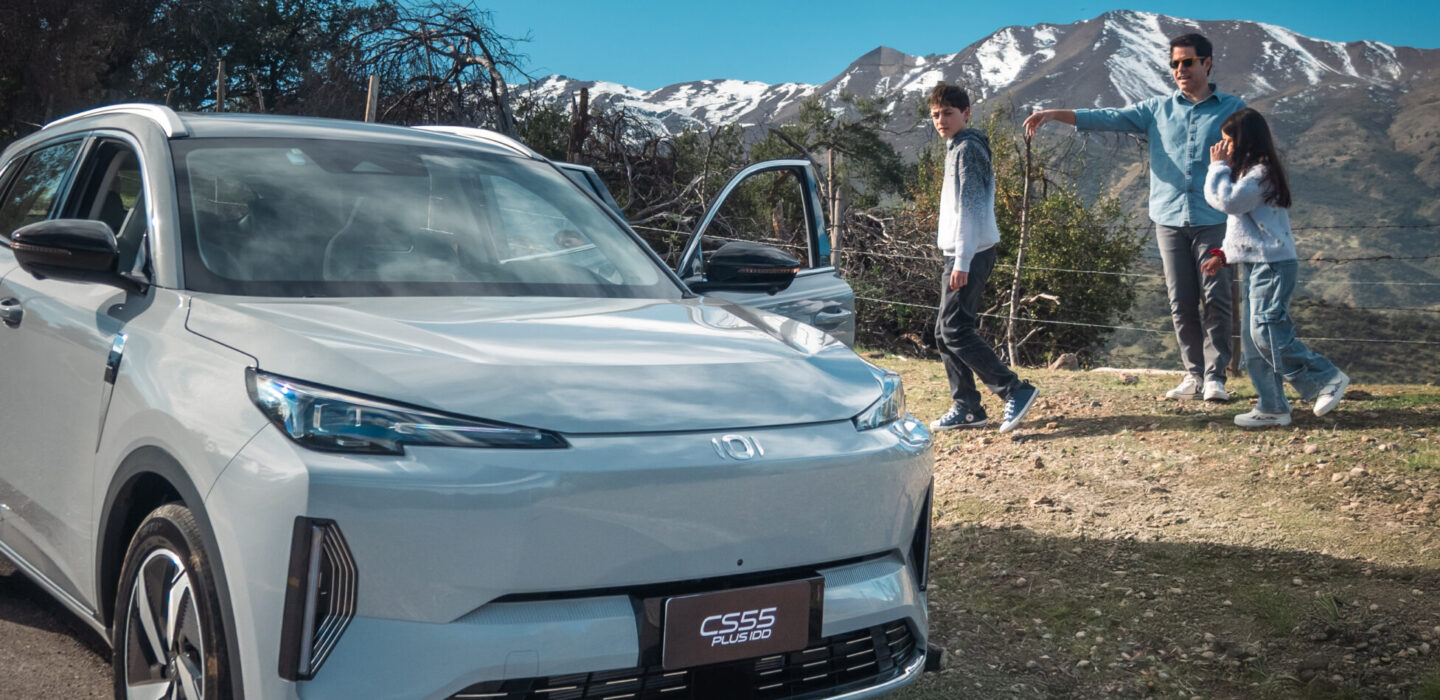 Changan da un nuevo paso hacia la movilidad sostenible en Chile con el lanzamiento del CS55 Plus IDD