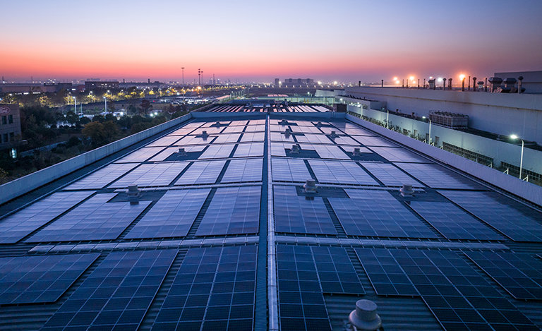 Inchcape supera los 1.500 paneles solares en la región y acelera su camino hacia la carbono neutralidad